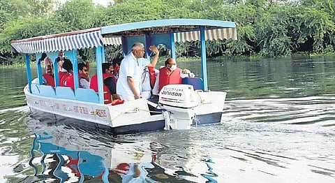Lt. Gov.Vinai Kumar Saxena inspects the Najafgarh drain on Tuesday | Shekhar Yadav