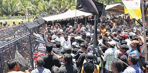 Fishermen protest against the Vizhinjam project inThiruvananthapuram on Tuesday |EXPRESS