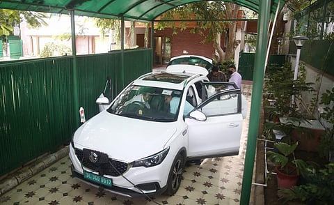 CBI sleuths raid and search the premises of Delhi Deputy Chief Minister Manish Sisodia's residence in New Delhi on August 19, 2022. (Photo | Shekhar Yadav, EPS)