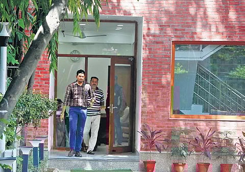 CBI officials during a raid at Deputy Chief Minister Manish Sisodia residence in connection with alleged irregularities in Delhi Excise Policy on Friday | shekhar yadav