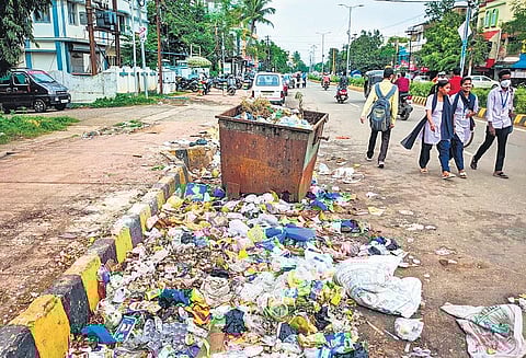 Garbage strewn on the road at Jayadev Vihar in Bhubaneswar | Express