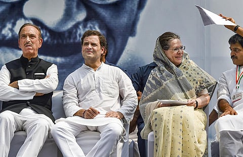 Senior Congress leader Ghulam Nabi Azad with party leader Rahul Gandhi and Sonia Gandhi. Azad resigned from all party positions, including its primary membership. (Photo | PTI)