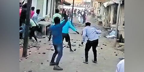 Ceremony enacts the legend that two lovers (a girl from Sanwargaon and boy from Pandhurna village) died after being caught in the middle of stone-pelting. (Photo | Express)