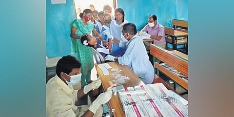 Students taking Covid test