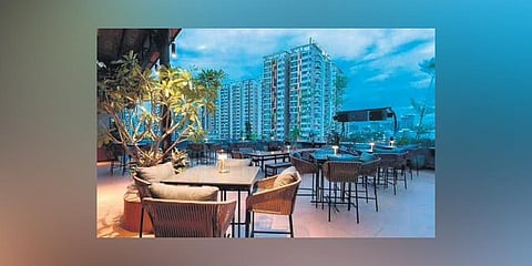 Tasty west connection: 75 degrees West Skybar and Kitchen rooftop bar in Hyderabad