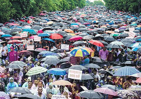 Contractual employees protest at MG Marg in Bhubaneswar | DEBADATTA MALLICK