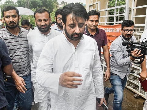 AAP MLA Amanatullah Khan arrives at Anti-Corruption Branch office for questioning in connection with a two-year-old corruption case related to the Delhi Waqf Board. (Photo | PTI)