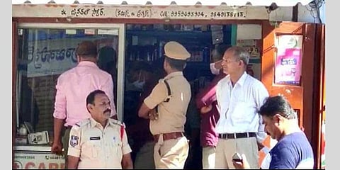 The NIA sleuths search the house of a suspected PFI activist in Karimnagar on Sunday