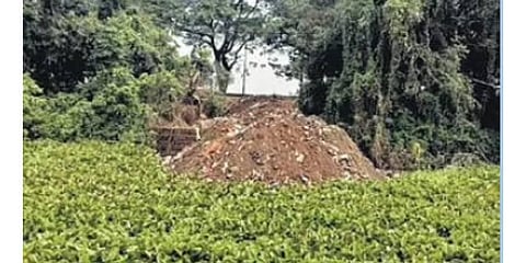 Construction debris dumped at gadakhai near Barabati Fort | Express