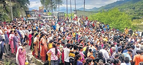 People block the Rishikesh-Badrinath highway in Uttarakhand on Sunday | pti