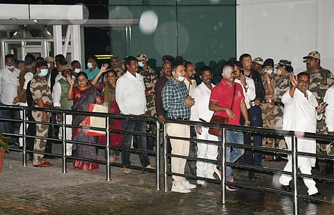 United Progressive Alliance (UPA) MLAs arrive at Birsa Munda International Airport after travelling from Raipur on the eve of Floor Test at Jharkhand Assembly. (Photo | PTI)