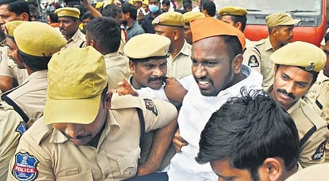 Police take BGUS members into custody at Tank Bund in Hydera-bad on Tuesday |Jwala