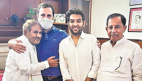 Rahul Gandhi (2nd from left) with Rashtriya Janata Dal leader Sharad Yadav (left) and others during their meeting in New Delhi (File photo) | Pti