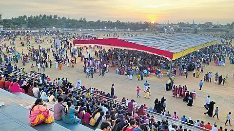 Thousands of revelers throng Karaikal Indoor Stadium to participate in Karaikal Carnival on Tuesday | antony fernandoIT