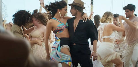 Deepika Padukone and Shah Rukh Khan in 'Besharam Rang' from 'Pathaan'. (Screengrab)