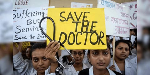 Resident Doctors Association calls for protection law for doctors, bond-free medical education