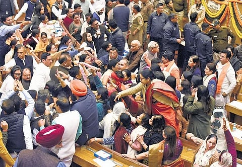 AAP and BJP members exchange heated arguments during mayor election at the Civic Centre in New Delhi. (Photo| Parveen Negi, EPS)