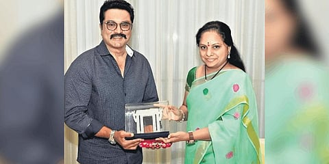 All India Samathuva Makkal Katchi founder president and Tamil actor Sharath Kumar meets MLC Kalvakuntla Kavitha at her residence in Hyderabad on Saturday