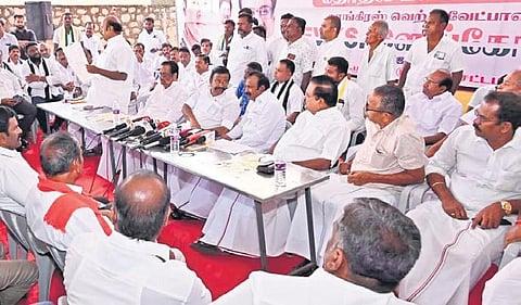 A consultative meeting of DMK alliance parties on by-election works in progress at Erode on Sunday | Express