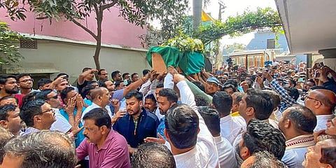 Mortal remains of Odisha Health Minister Naba Kishore Das being taken for last rites during his funeral, in Jharsuguda district. (Photo | PTI)