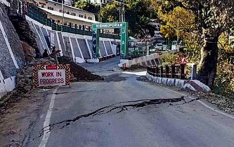 Cracks appear in the houses and on the roads due to landslides at the Joshimath of Chamoli district of Uttarakhand, Jan. 6, 2023. (Photo | PTI)