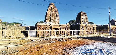 A view of the Jogulamba temple complex