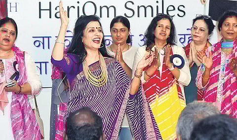 The founder of Hari Om Smiles is going around the country and collaborating with trusts and donors to provide artificial limbs to those in need.