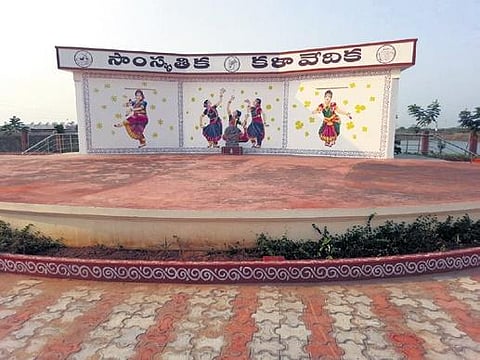 Roja inaugurated the Shilaparamam park set up in Guntur on Saturday | Express