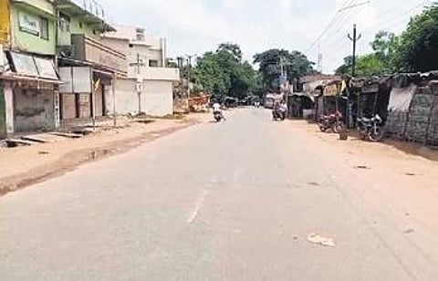 A deserted road in Saintala town during the bandh on Sunday | Express