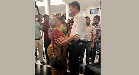 Madhavi Vishwanathan, mother of journalist Soumya Vishwanathan, after Delhi's Saket Court convicted five people for Soumya's murder, in New Delhi, Wednesday, Oct. 18, 2023. (PTI)