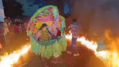 Four injured in a fire mishap during a Ganesh idol procession in KadapaI Express