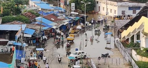 Flood waterinside Ramalayam temple premises. (Photo | EPS)