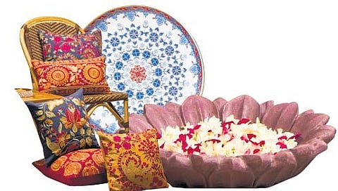 Svarnim’s home edit is perfect to adorn your living spaces and has a captivating range of scented candles, intricately designed pujo thalis, and diyas.