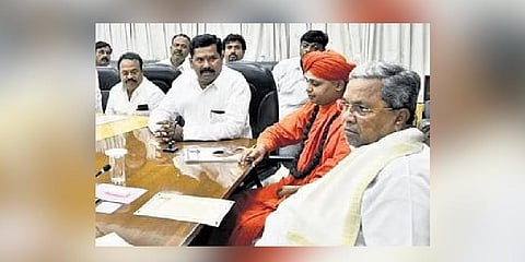 A delegation of the Bhovi community calls on Chief Minister Siddaramaiah in Bengaluru on Friday | EXPRESS