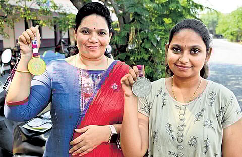 Born and brought up in a middle class agricultural family in Kolalapudi village of Martur mandal in undivided Prakasam district, Anjanee took to sports when she was still in school.