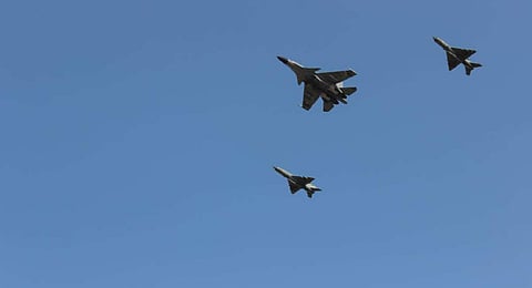 Outgoing MiG 21 Fighters flying with Sukhou 30MKI | Twitter@IAF
