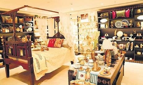 Jaypore’s meticulous curation extends to men’s wear, offering body-friendly kurtas and floral shirts crafted from soft, comfortable materials.