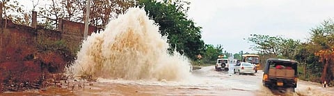 Representational Image: Water gushes out of a damaged Mission Bhagiratha pipeline near Khanapur village along NH-365, March 2023.