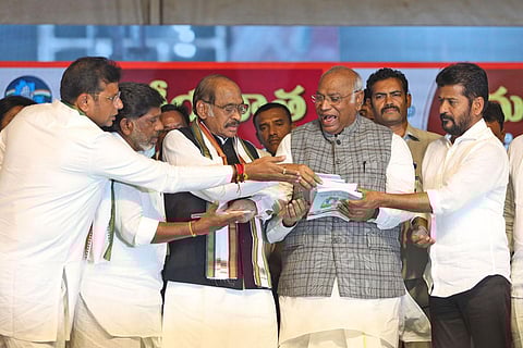 AICC president Mallikarjun Kharge releases the Congress manifesto at the Gandhi Bhavan in Hyderabad on Friday | Sri Loganathan Velmurugan