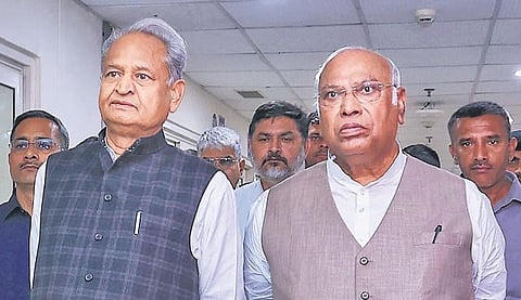 Ashok Gehlot & Mallikarjun Kharge visit injured government officer in Jaipur | pti