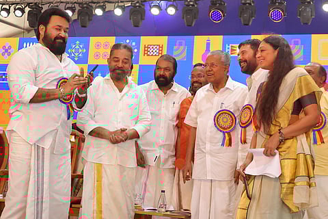 Mohanlal takes a selfie with CM Vijayan, actors Kamal Hassan, Mammootty, Shobhana, ministers V Sivankutty and K Rajan during the inaugural session of Keraleeyam. (BP Deepu)