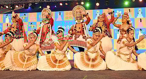 Mohiniyattam, kathakali artists perform at the inaugural function of Keraleeyam 2023 in Thiruvananthapuram. (Photo | Vincent Pulickal)