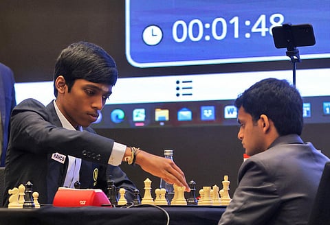 Indian grandmaster R Pragnanada and Kerala grandmaster Nihal Sarin at the Che International Chess Festival in Thiruvananthapuram. (Photo | B P Deepu, EPS)