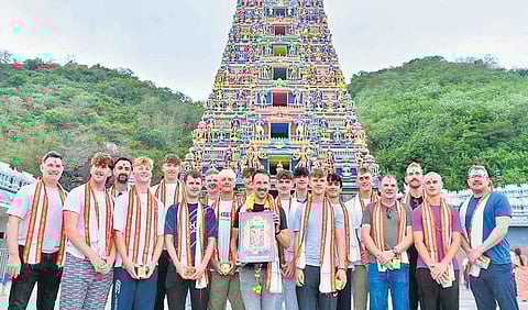 England Under-19 cricket team at Sri Durga Malleswara Swamy Varla Devasthanam (Twitter)