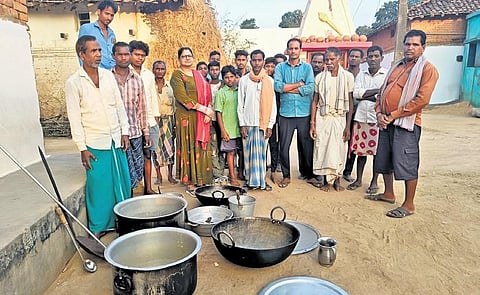 Sarpanch Saroj Devi with villagers of Kurumunda | Express