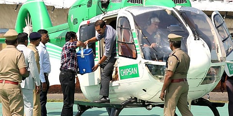 An official of Lisie Hospital receiving the organ transport box carrying Selvin’s heart to the ambulance in Kochi on Saturday | T P Sooraj