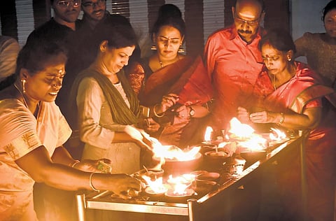 Devotees at Kapaleeshwarar Temple in Chennai on the occasion of Karthigai Deepam | P Jawahar