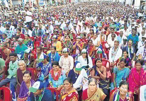 YARC's Samajika Sadhikara Yatra at Palasa in Srikakulam district | Express