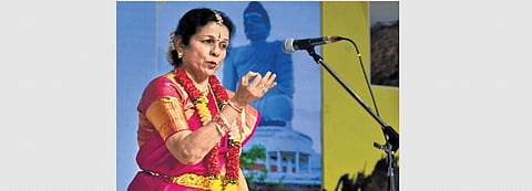 Harikatha exponent D Uma Maheshwari rendering Sri Rama Sugreeva Maithri I Prasant Madugula