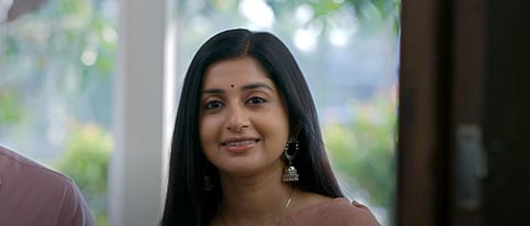 YouTube screengrab from the trailer of 'Queen Elizabeth' starring Meera Jasmine.